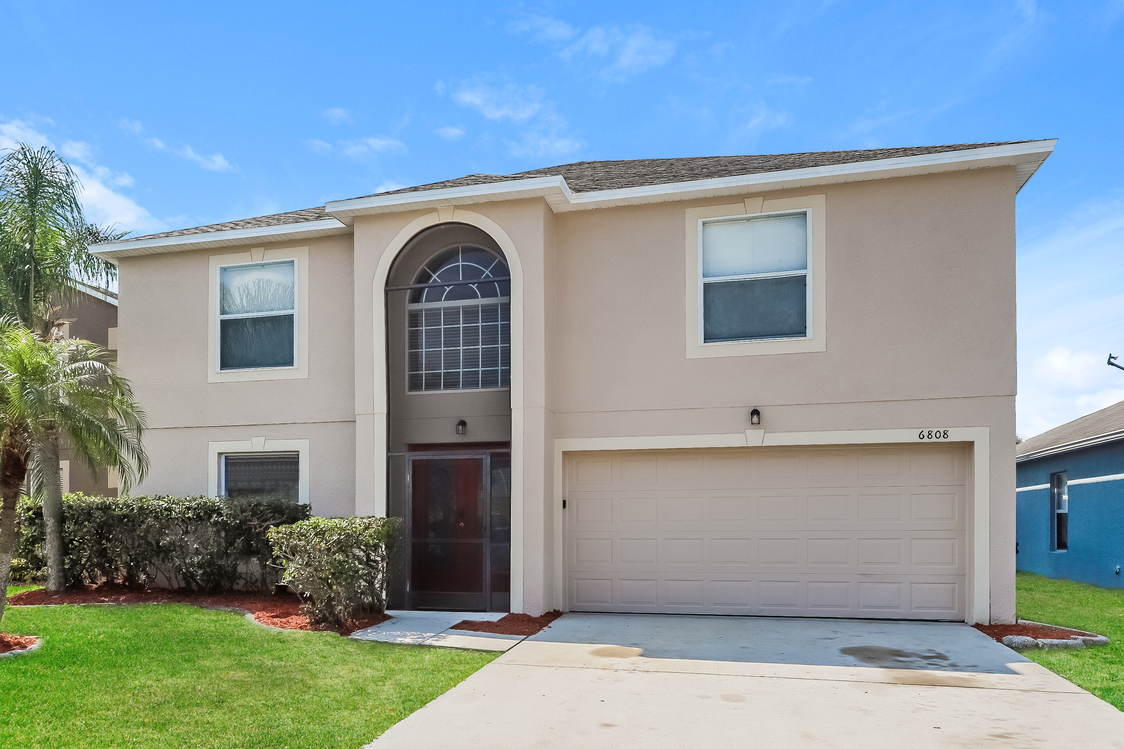 6808 Crown Lake Dr Gibsonton, FL 33534